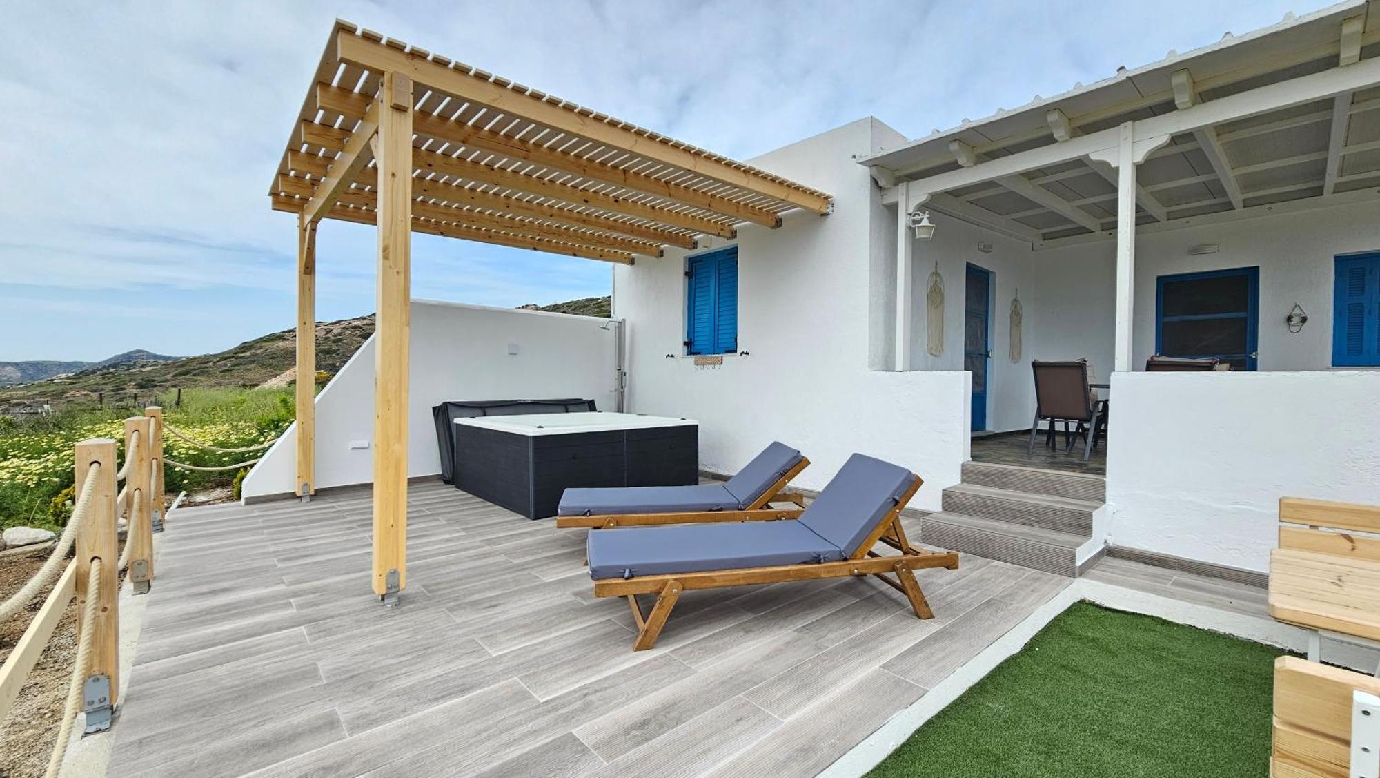 Bayview Villa With Jaccuzi - Milos Zefiria Exterior photo